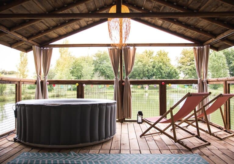 jacuzzi eco lodge