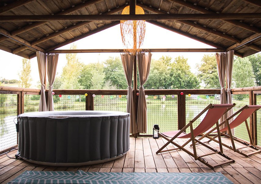 jacuzzi eco lodge