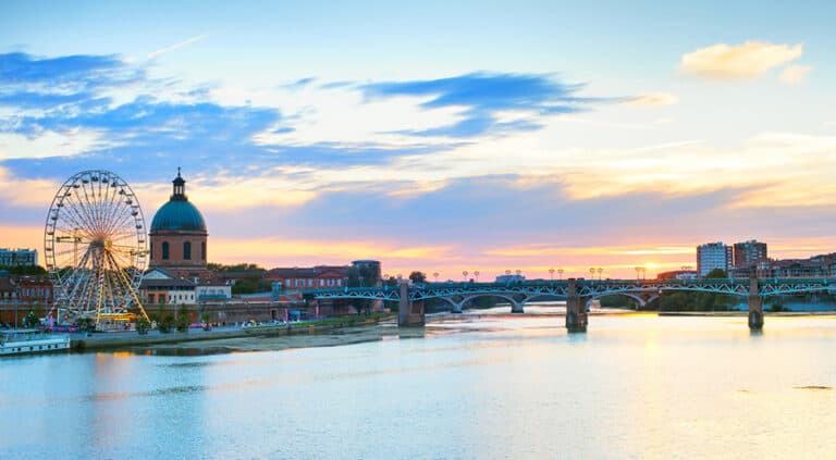 Vista de Toulouse y el Garona, puesta de sol