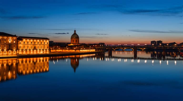 View of the Garonne and the Bazacle by night