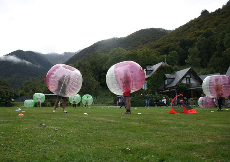 seminaire dans les pyrenees bubble foot