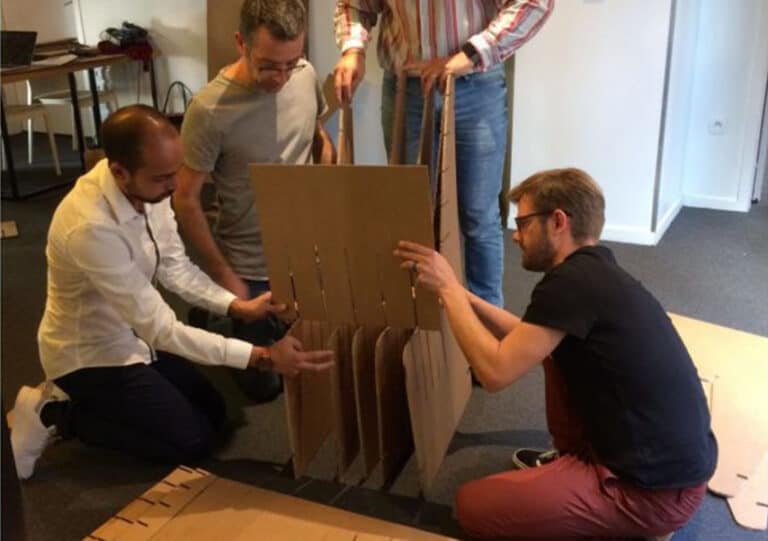 team building creation objet carton