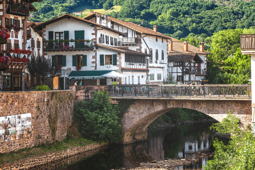 Casas típicas del País Vasco en un pueblo