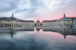 Le miroir d'eau, lieu historique à Bordeaux