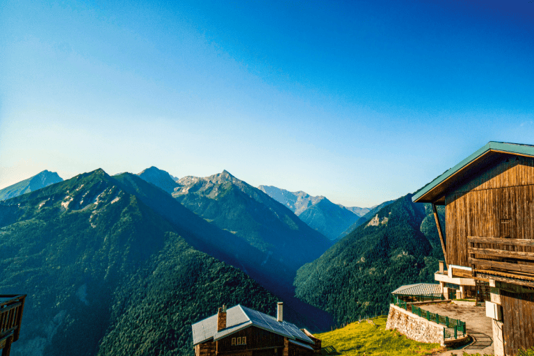 Vue sur les pyrénées à Saint-Lary